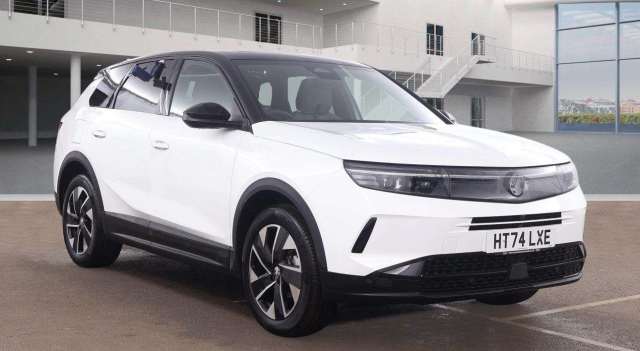 Vauxhall Grandland 1.2 ULTIMATE Hatchback Hybrid White