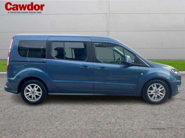 2022 Ford Grand Tourneo Connect 1.5 Diesel Estate Titanium