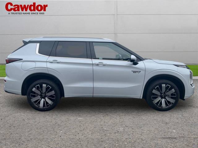 2026 Mitsubishi Outlander 2.4 Estate Diamond
